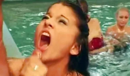 Pembantu seksi indo bokep janda Mia Navarro tidak mengizinkan untuk masturbasi majikan