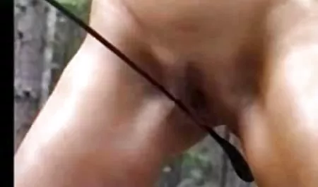 Seks anal dengan ngentotin tante indo istri