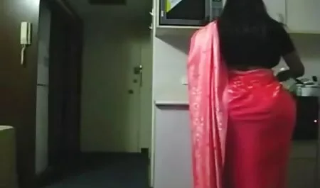 Seorang pria dan tante tante hot indonesia dua pirang