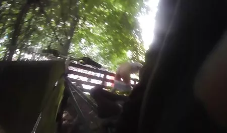 Jungkir balik janda montok indo di hutan