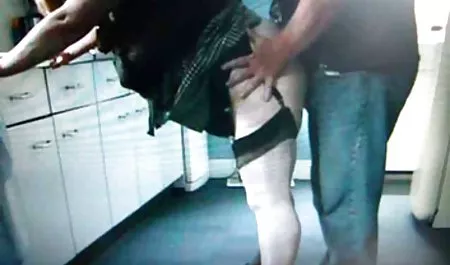 Bercinta tante indo nungging dengan seorang gadis kurus