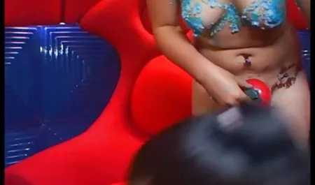 Menarik Lisa toket gede tante indo ke jalan