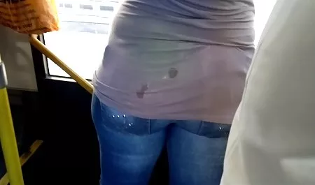 Dua penis tante montok indo dalam satu lubang