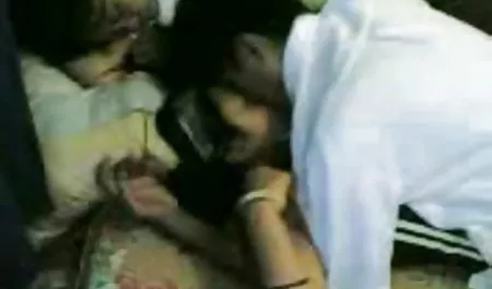 Film pendek indonesia tante selingkuh tentang kehidupan keras penari telanjang