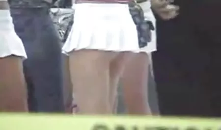 Sialan bartender indo bokep tante cantik dengan pelayan di kafe musim panas