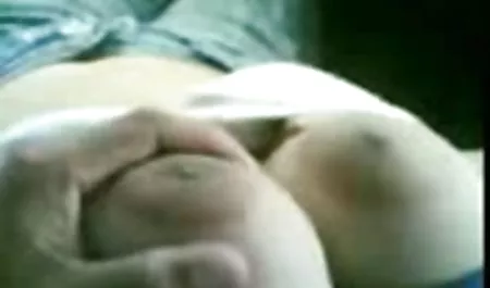 Banyak merentangkan kaki video tante indonesia sex