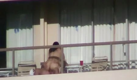 Pertemuan ibu bokep tante vs ponakan indo dan anak perempuan yang tidak realistis di studio film tempat perekrut akan mencambuk mereka