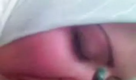 Paprika kerabat bokep indo tante vs anak yang mendengkur